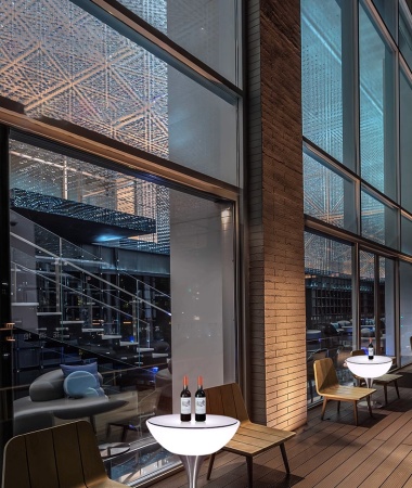 Комплект светящейся мебели Стол+2 стула V10 Комплект светящейся мебели Стол+2 стула V10