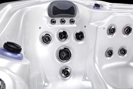 Гидромассажный спа-бассейн Sunrans SR805 Гидромассажный спа-бассейн Sunrans SR805