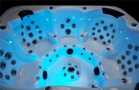 Гидромассажный спа-бассейн Joyee SPA Berlin Гидромассажный спа-бассейн Joyee SPA Berlin