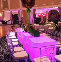 Светильник Куб 80 с питанием от АКБ, RGB Светильник Куб 80 с питанием от АКБ, RGB